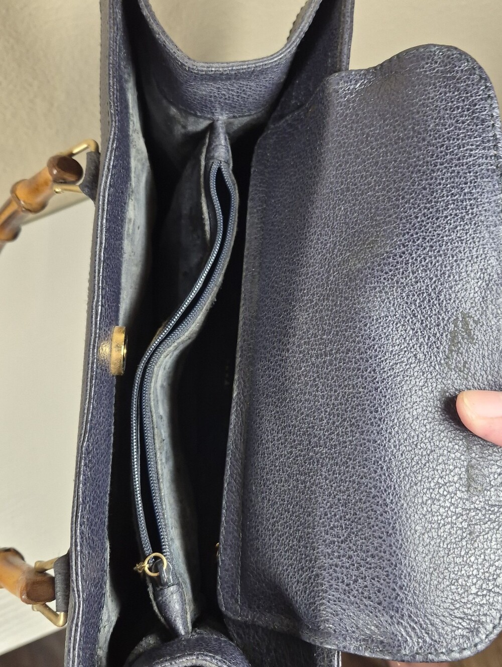 Vintage Gucci Diana (Sticky, Peeling, Dirty Inside) - Picture 15 of 15